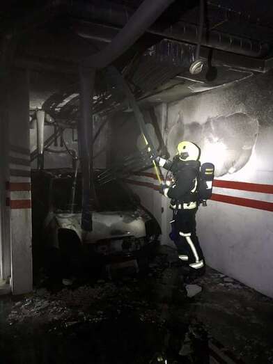 Labores de extinción de los bomberos (Foto TA)